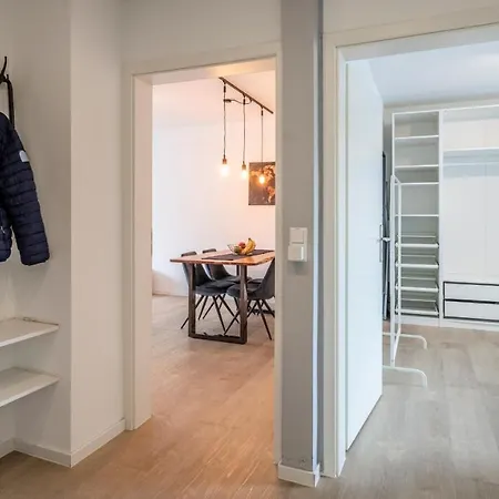 Flair: Stylisches - Netflix - Basf - Uni Mannheim Ludwigshafen am Rhein