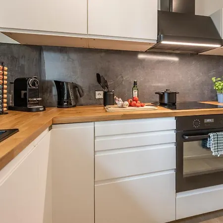 Flair: Stylisches - Netflix - Basf - Uni Mannheim *